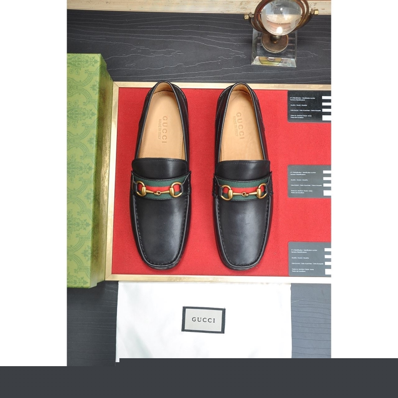 G*u*i leather shoes
